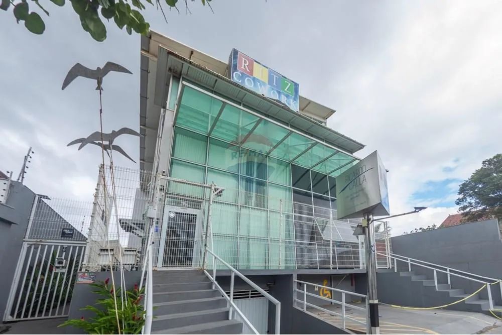 Sala Comercial com aproximamente 130m² para Locação no Edifício Ritz Cowork - Enseada do S