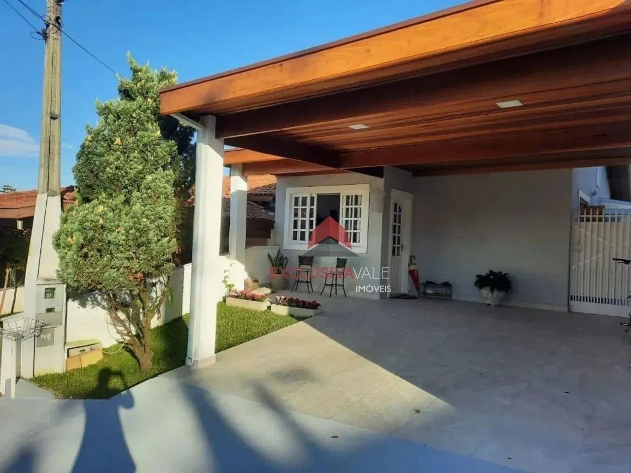 Casa com 1 dormitório à venda, 105 m² por R$ 670.000,00 - Jardim Uirá - São José dos Campo