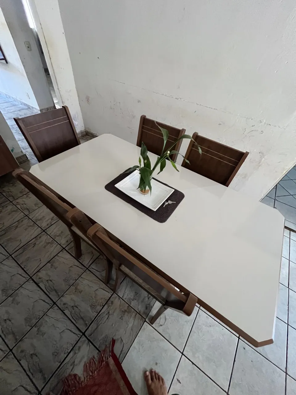 Mesa de jantar com 5 cadeiras