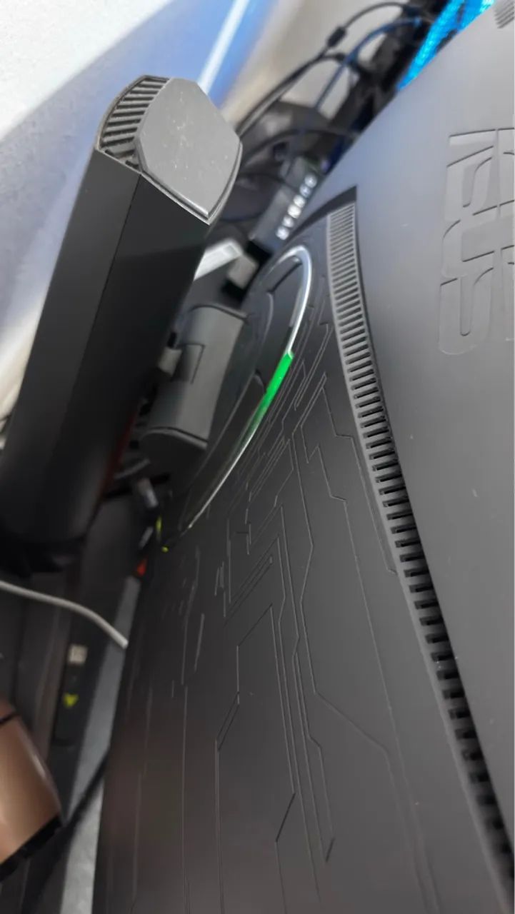 Monitor Gamer ASUS ROG Strix XG32VC 31.5? Curvo WQHD 170Hz 1ms FreeSync Premium Pro - Foto 2