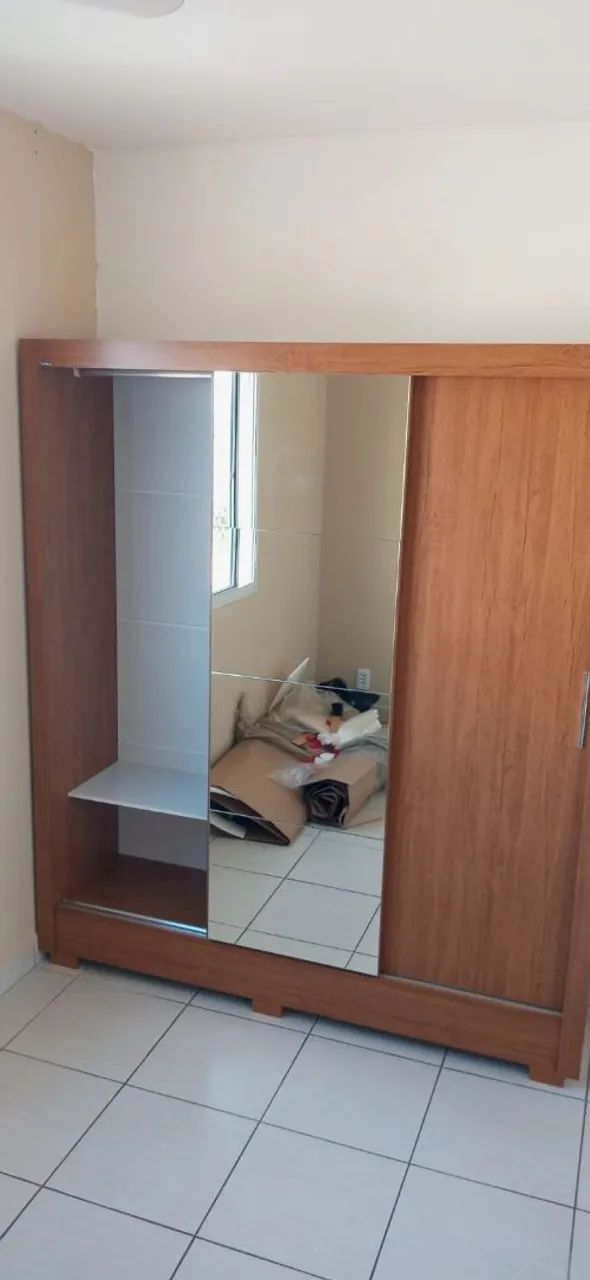 Guarda-roupa de casal com espelho - Foto 2