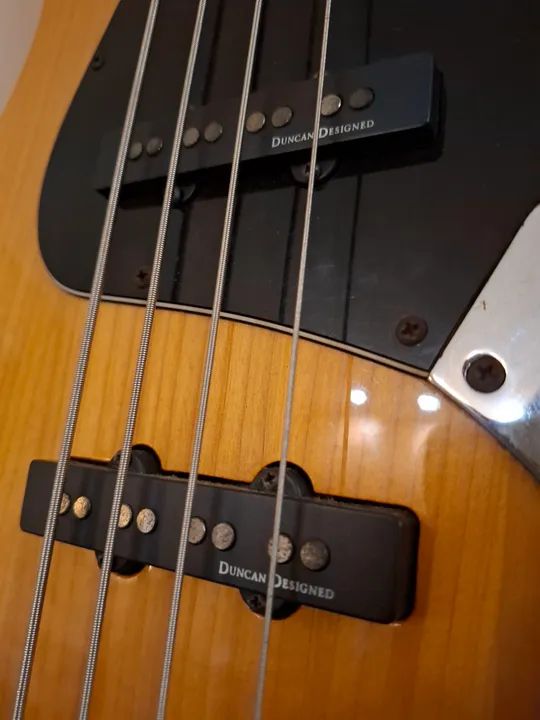 Squier Fender Jazz Bass Bass - Duncan Designed Pickups64607254222979122
