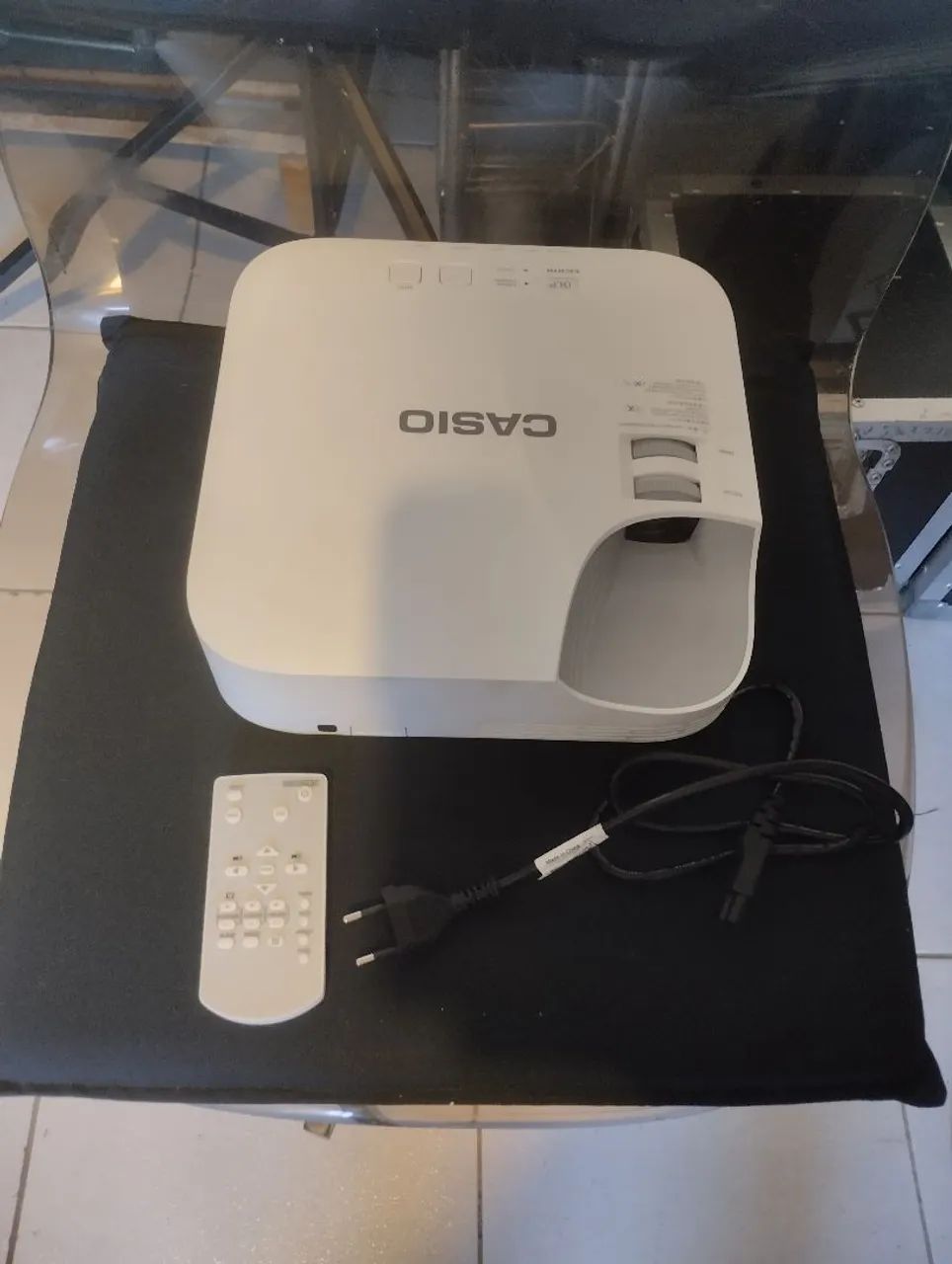 Projetor Casio a laser e led híbrido com 3000 Ansi lúmens  - Foto 4