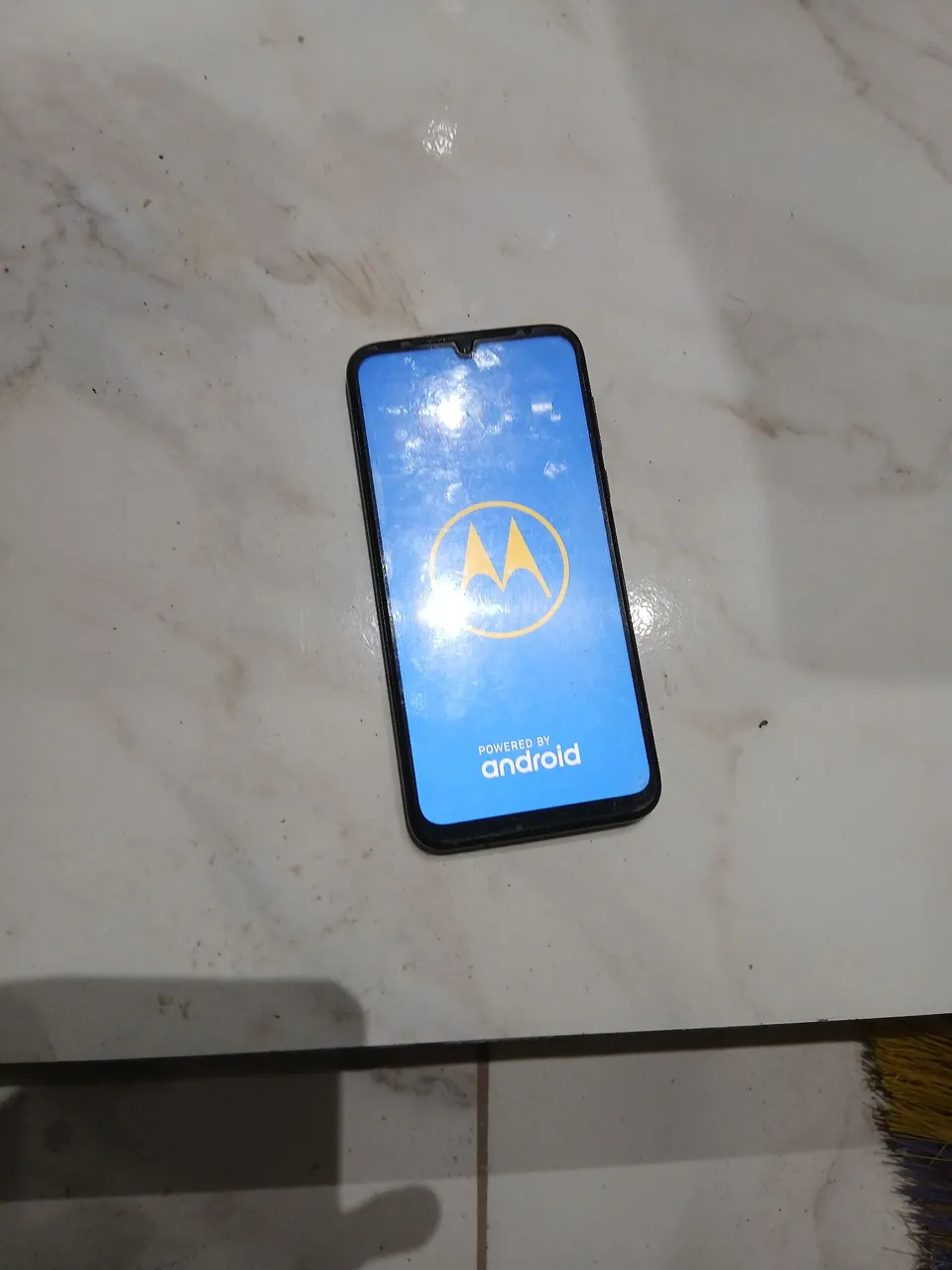Vendo um celular moto g8 Plus