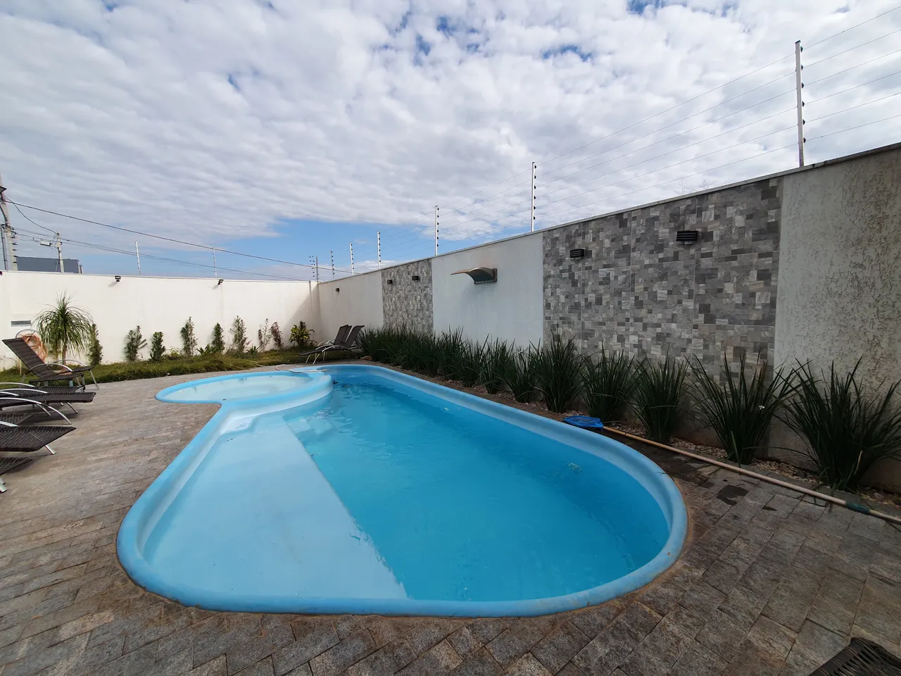 Sobrado para venda tem 440 metros quadrados com 1 quarto em Jardim Europa - Maringá - PR
