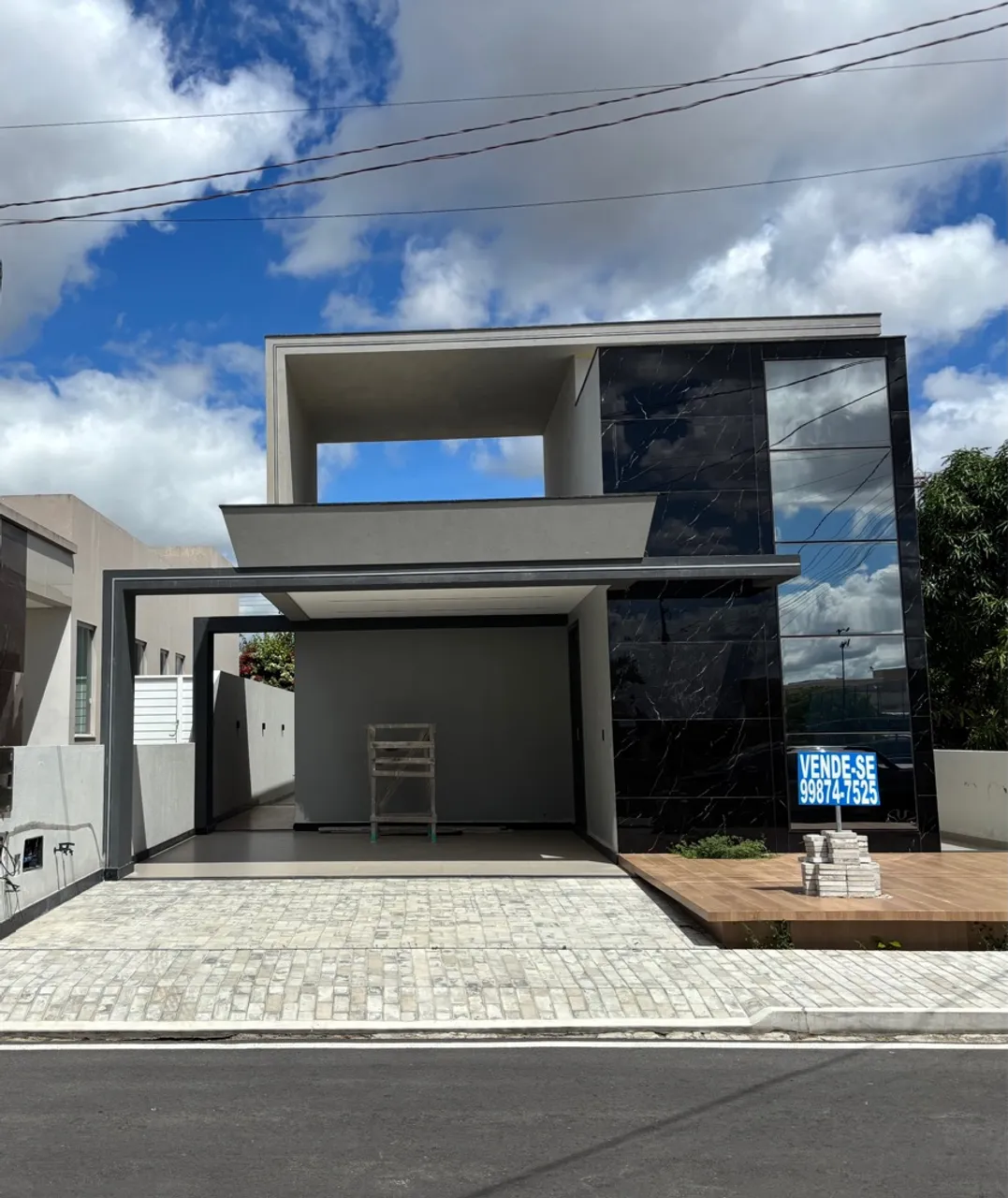 Casa nova em condomínio