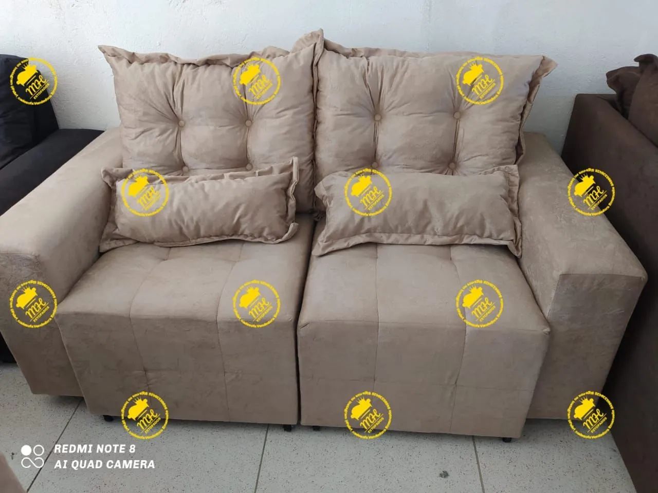 Sofá Cinza com 3 Lugares e Puffs - Foto 4