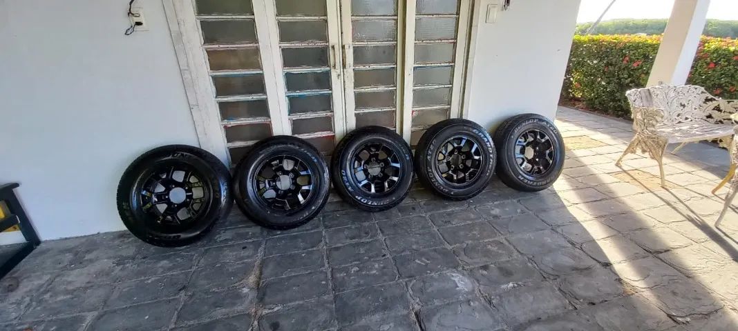 Jogo de rodas modelo original aro 15 e pneus para Suzuki JIMNY ano 2024 - Foto 4