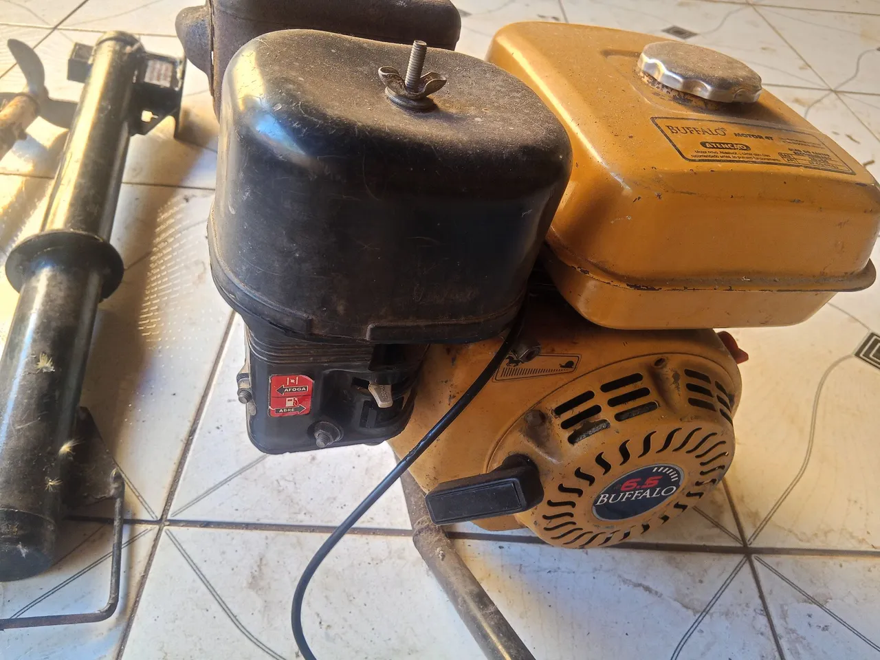 Motor Buffalo 6.5 HP, troca por roçadeira de grama