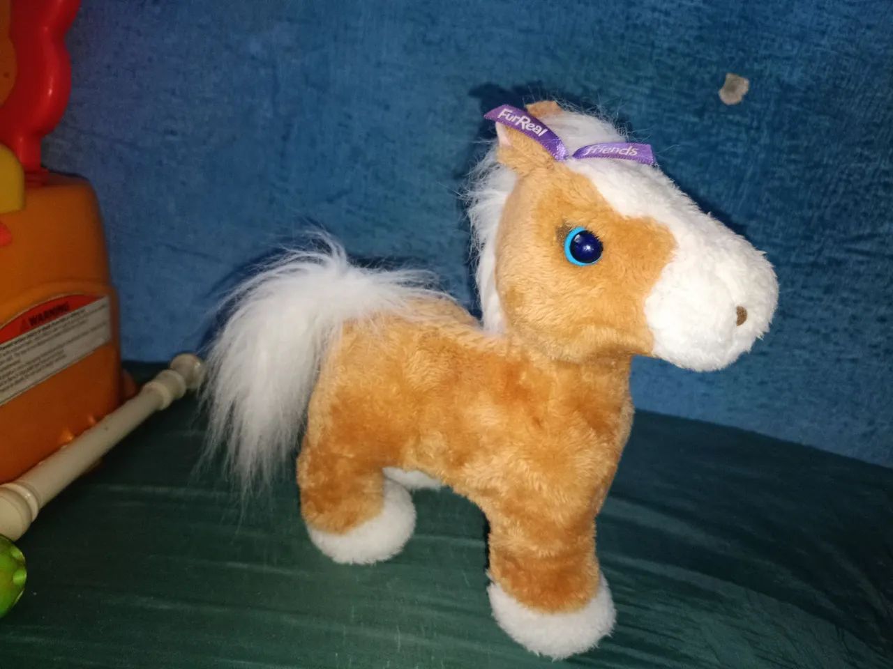 Pônei furreal friends butterscott que anda e emite som de cavalo Hasbro - Foto 3