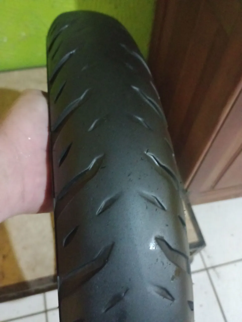 Pneu de Moto - Excelente estado marca Michele.