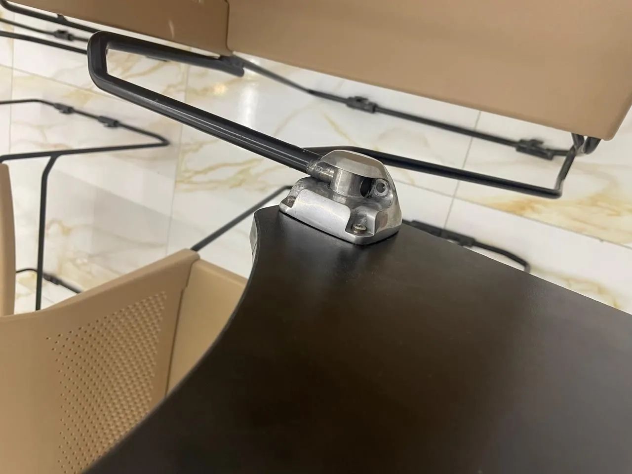 CADEIRA CONNECT FIXA C/ PRANCHETA FRISOKAR - Foto 3
