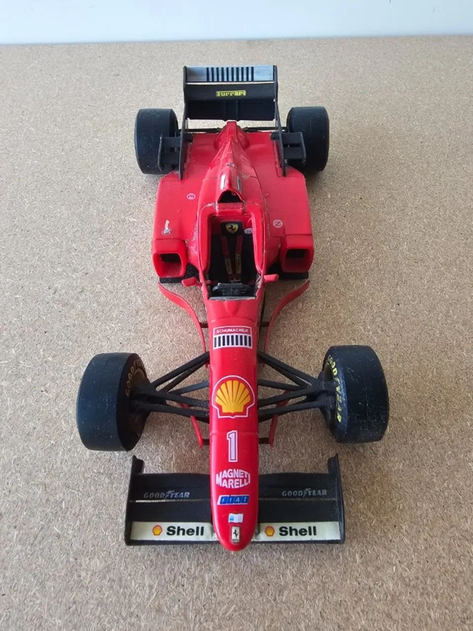 Miniatura Ferrari 310 de 1996 (Fórmula 1) - Foto 3