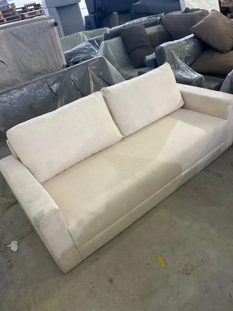 Sofá 3 Lugares 2 metros Tok&Stok Bege Claro - Conforto e Elegância 