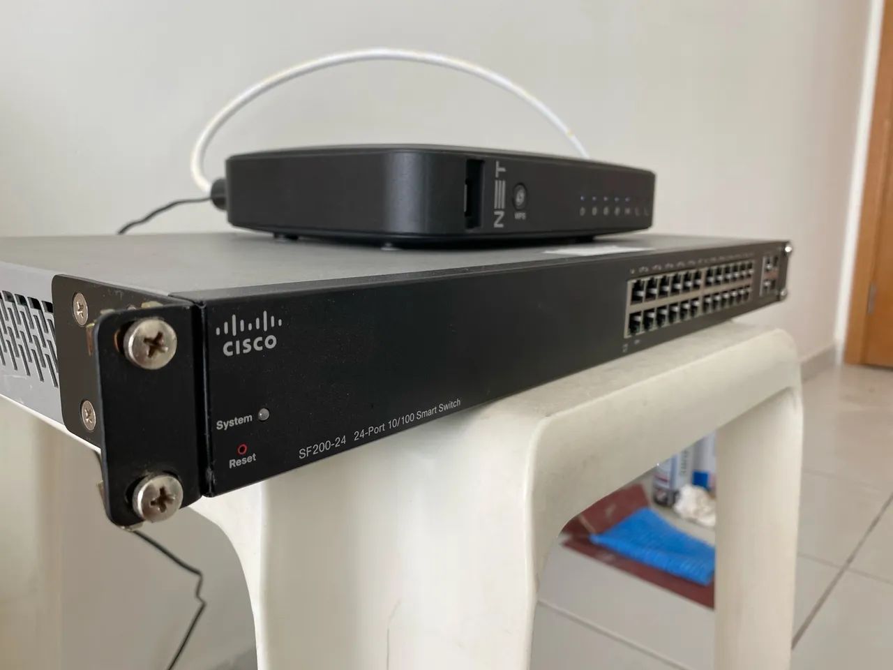 Switch Cisco SF200-24 24 Portas
