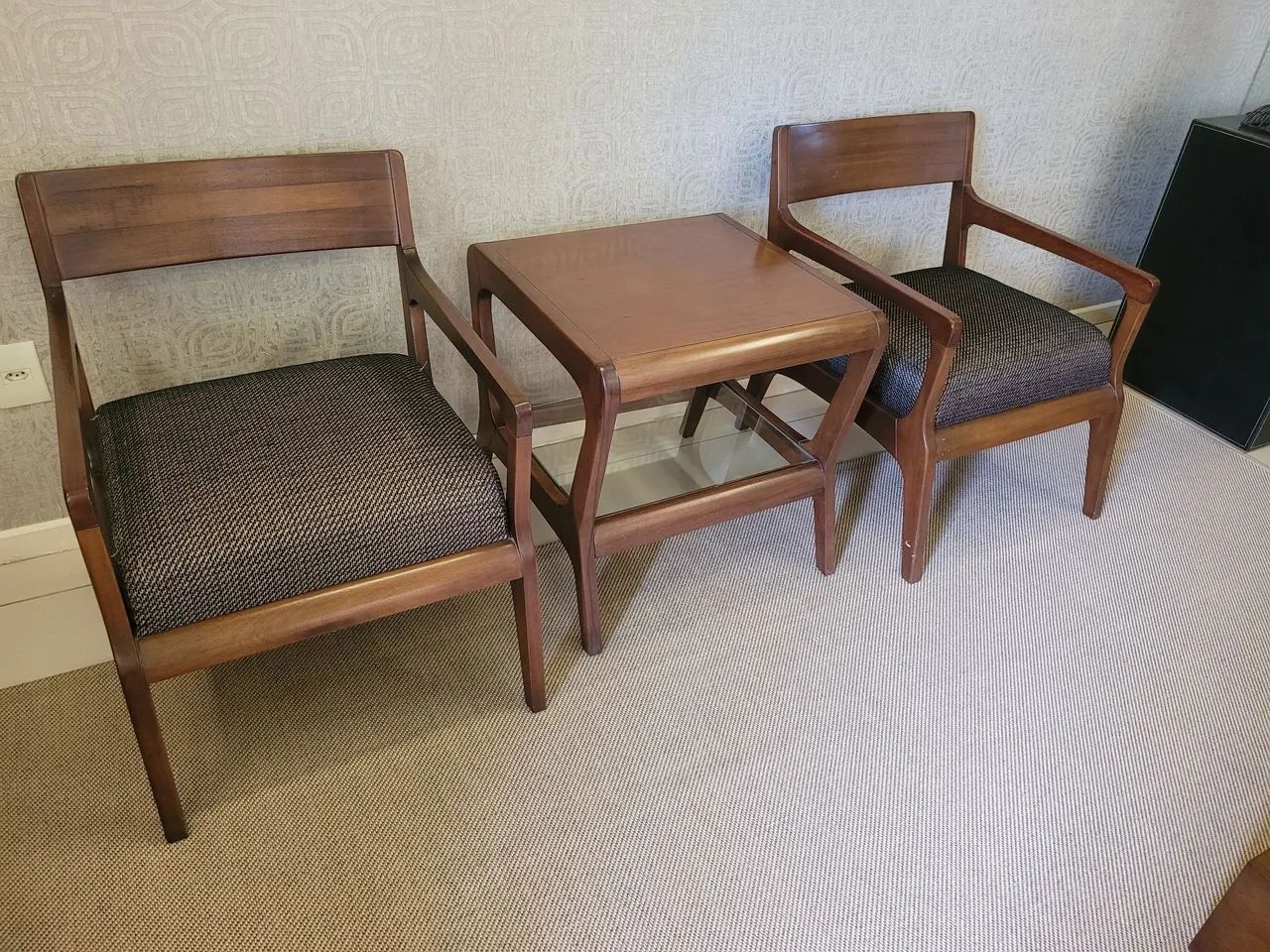 Conjunto de Poltronas com mesa Mazotti