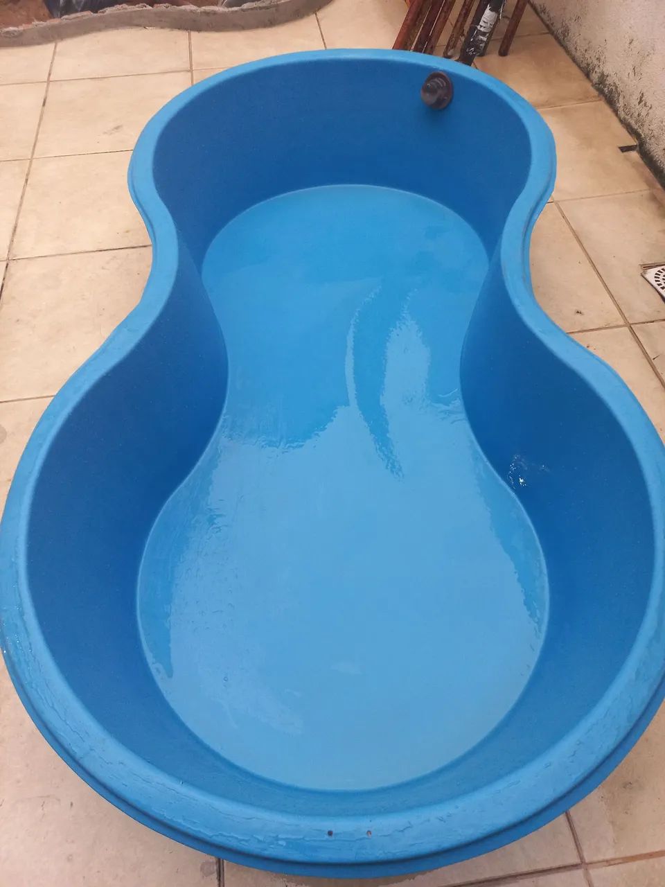 Piscina em formato feijão 64305627876354125