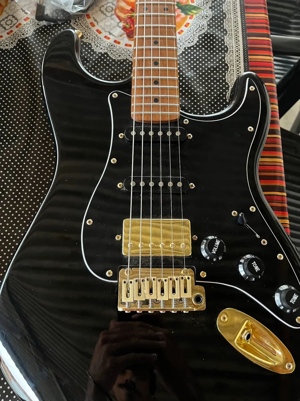 Guitarra Seven preta  - Foto 2