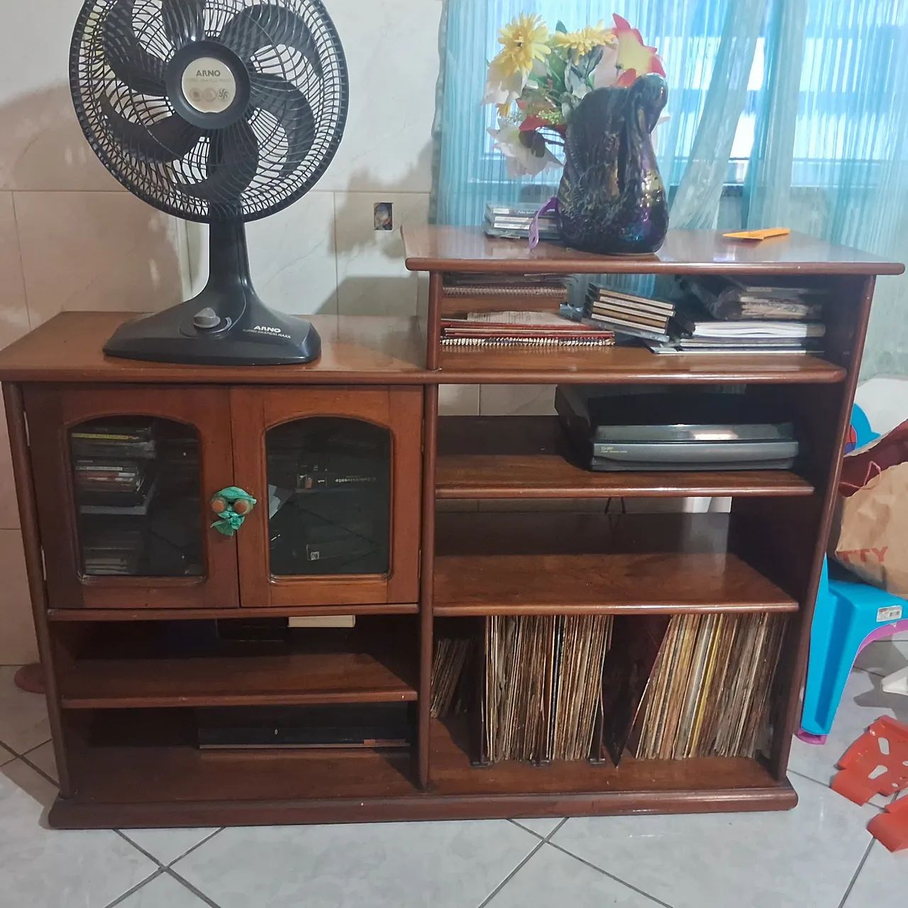 Rak de tv em madeira