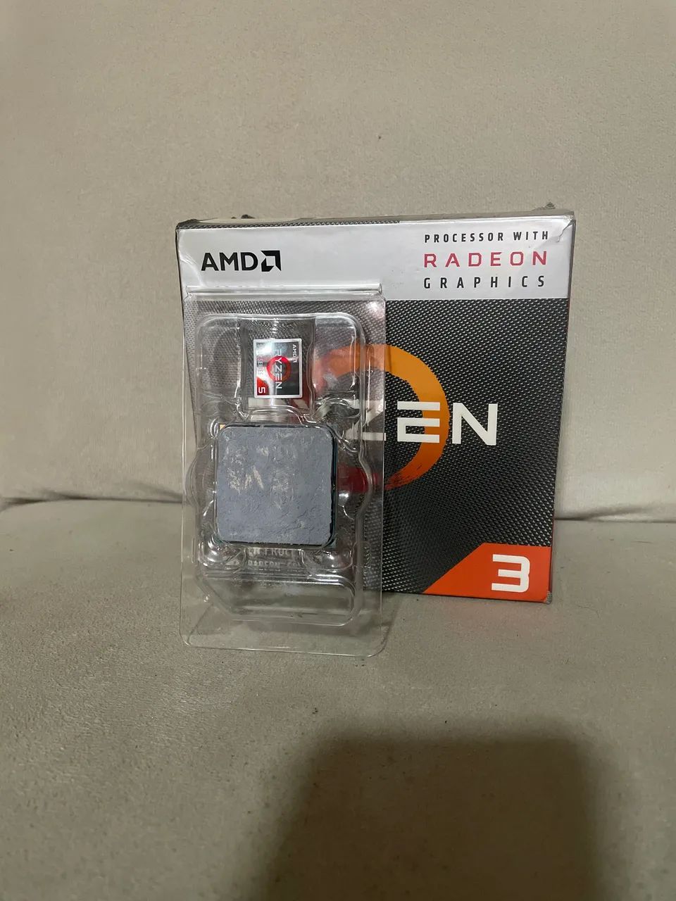 Processador AMD Ryzen 3 3200G com Gráficos Vega 8 (Ótimo Estado) - Foto 3