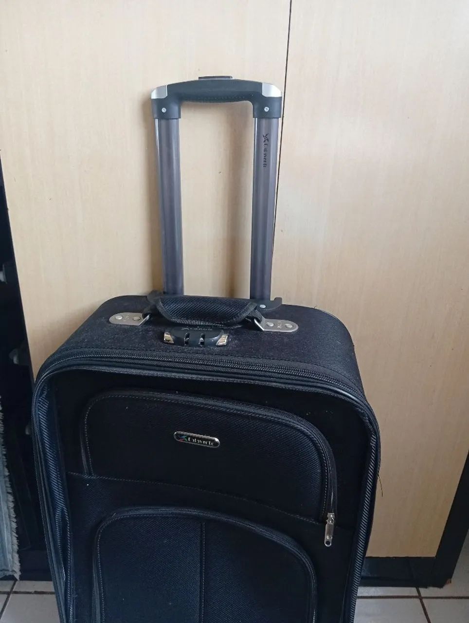 Mala de viagem grande semi nova  - Foto 4