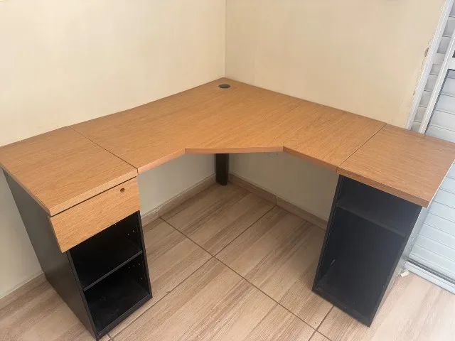 Mesa de escritório em L (mesa de escritório)