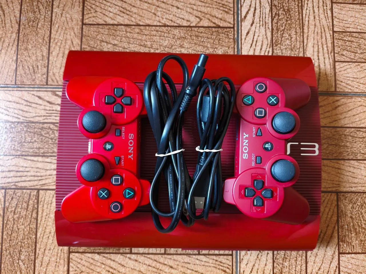 PlayStation 3 Super Slim Garnet Red (Edição Especial) + 2