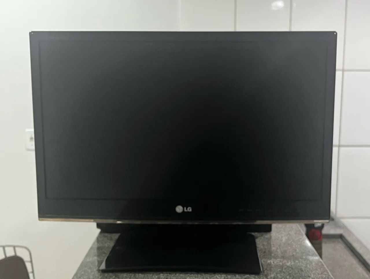 Monitor TV LG 23" Full HD LED - Modelo M2350D (Híbrido: PC e TV)