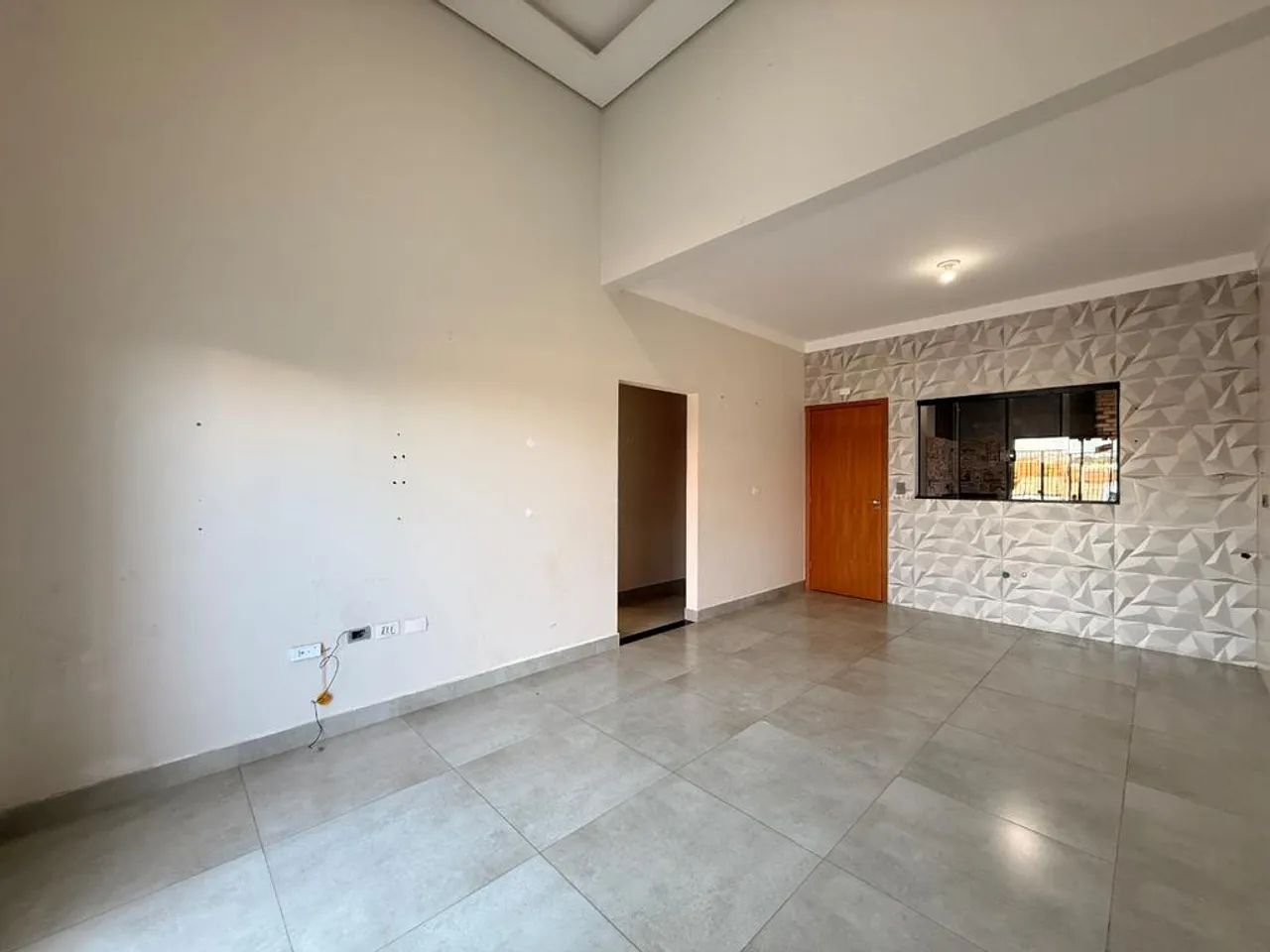 Casa para alugar em Maringá, Conjunto Habitacional Céu Azul, com 3 quartos, com 100.57 m² - Foto 4