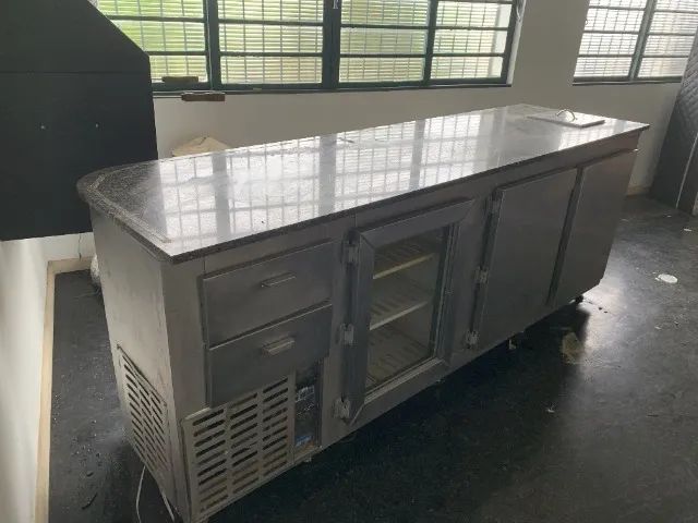 Balcão Refrigerado e Congelado 3 Portas + Expositor - Granito - Foto 2