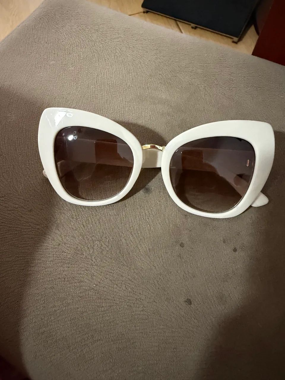 Vendo óculos de sol 