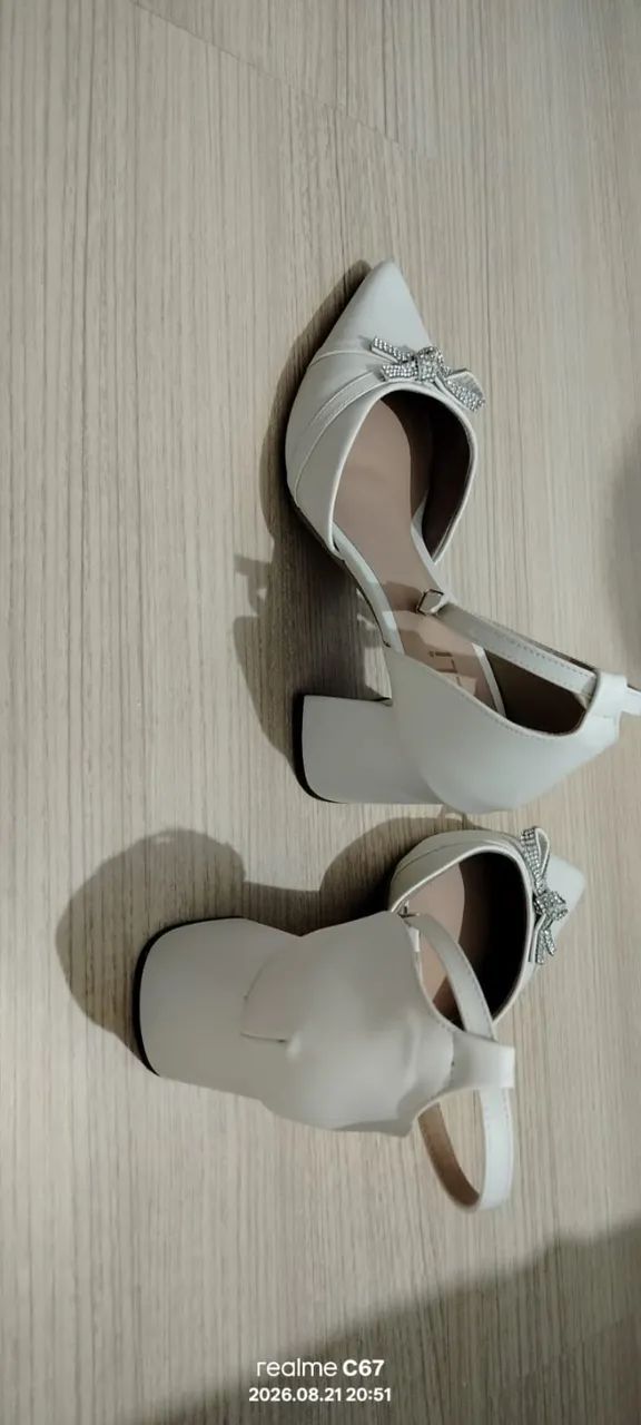 Scarpin off White de salto grosso - Foto 2