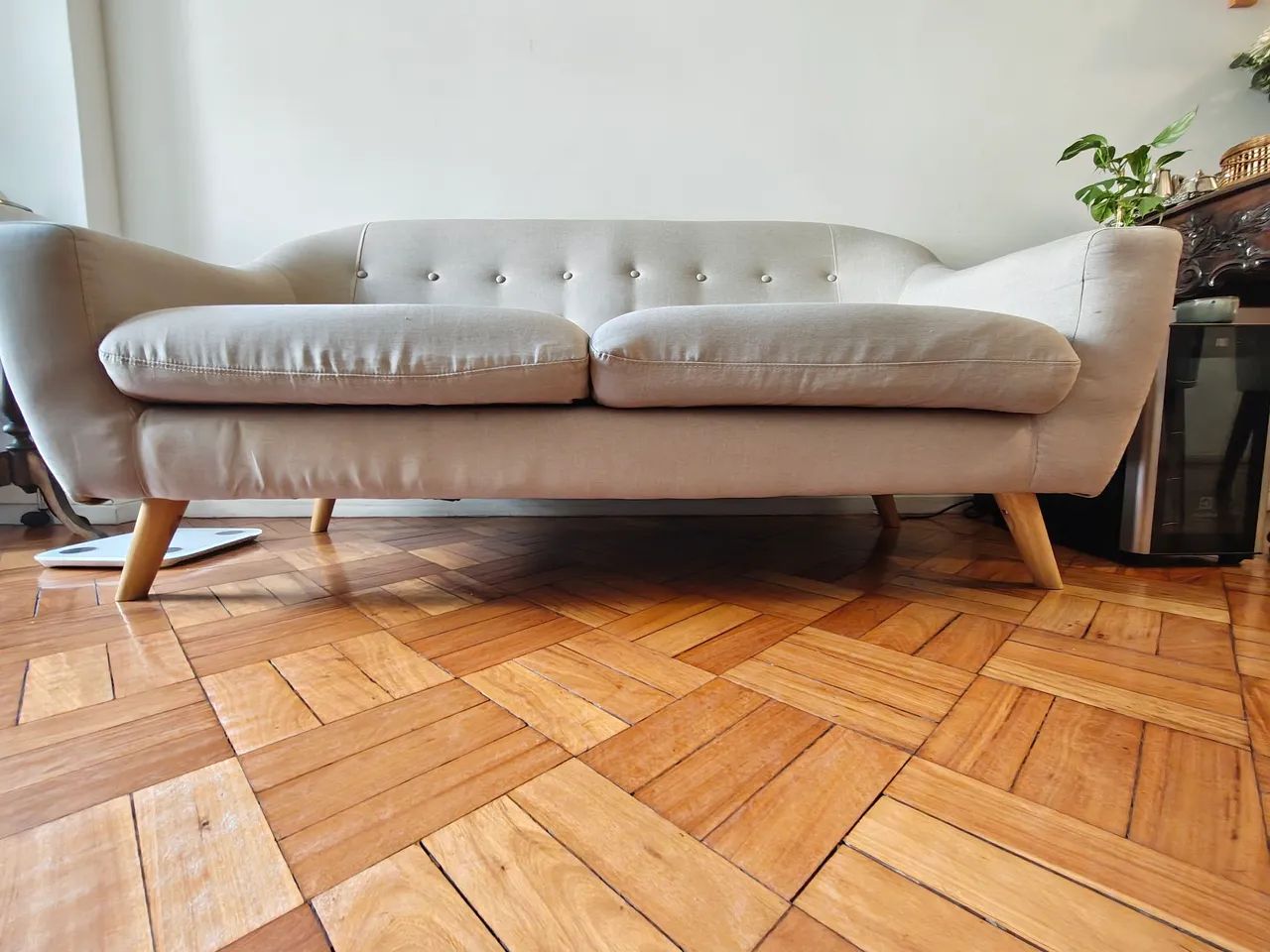 Sofá 2 Lugares Etna (Estilo Retro/Mid-Century) - Recém-higienizado - Foto 5