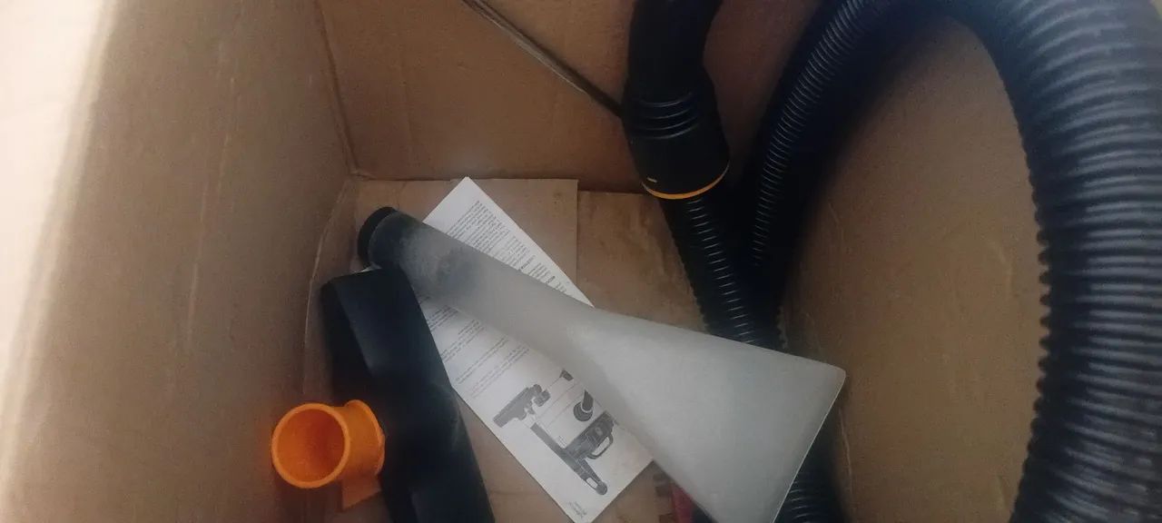 Oportunidade: aspirador de pó e água 