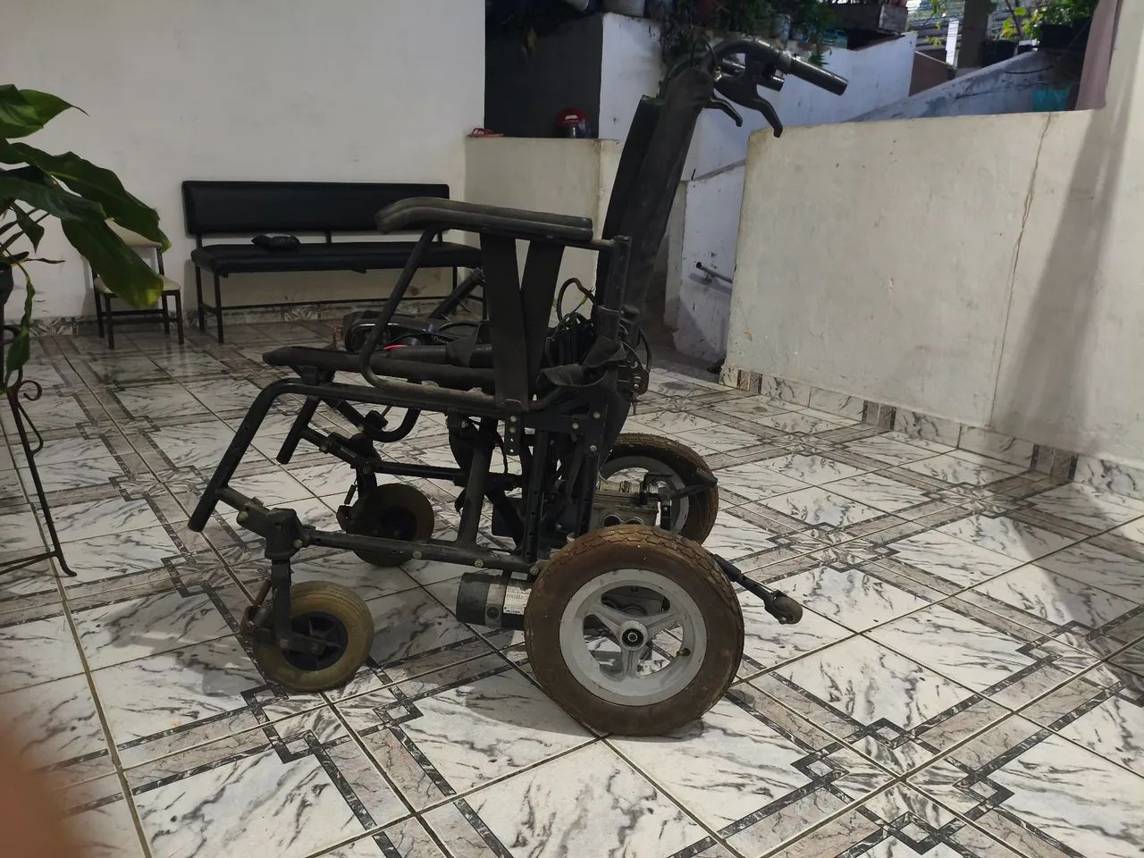 Cadeira de rodas motorizada - Foto 2