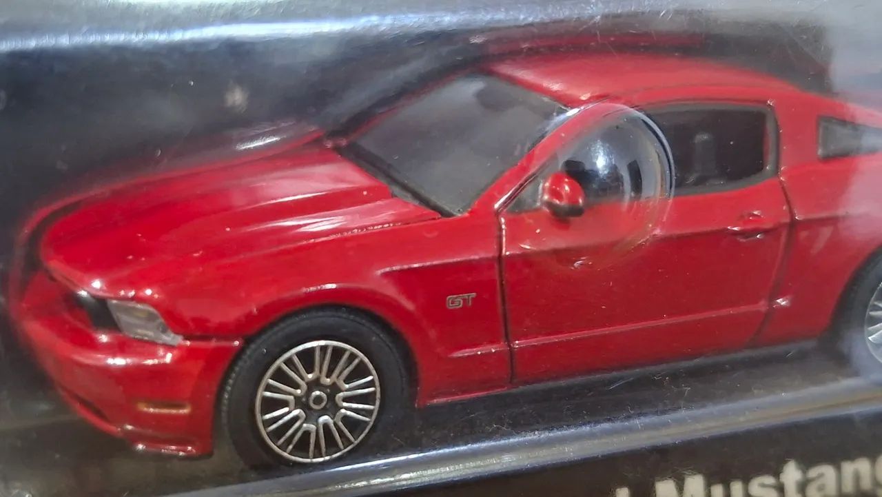 Greenlight Ford mustang 2010 edição limitada com acessórios  - Foto 3