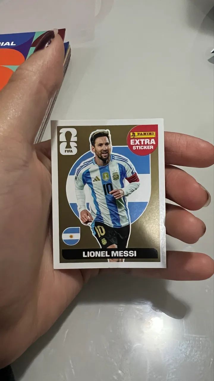 EXTRA STICKER MESSI DOURADA