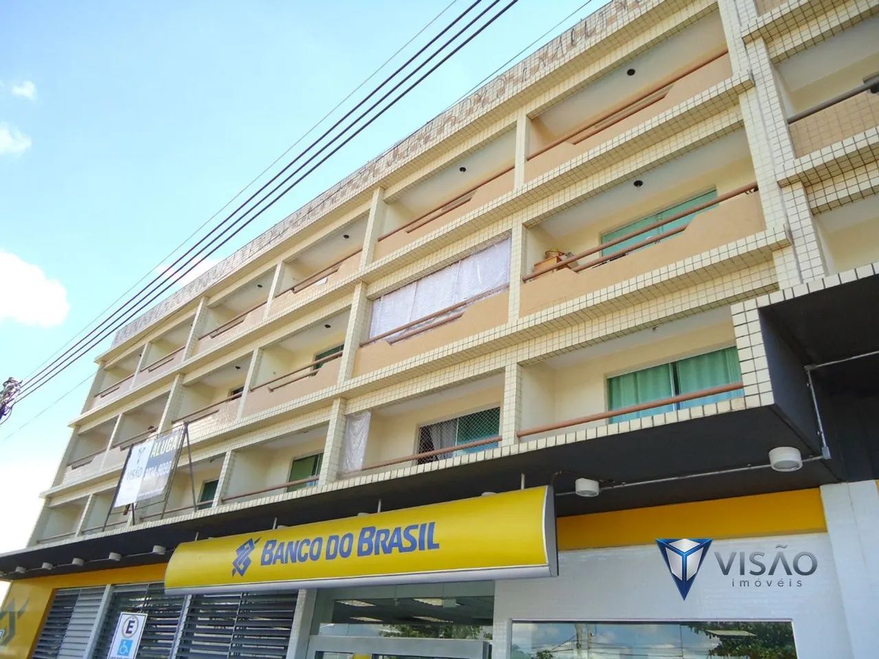 Kitnet com varanda de frente a administração do Riacho Fundo I