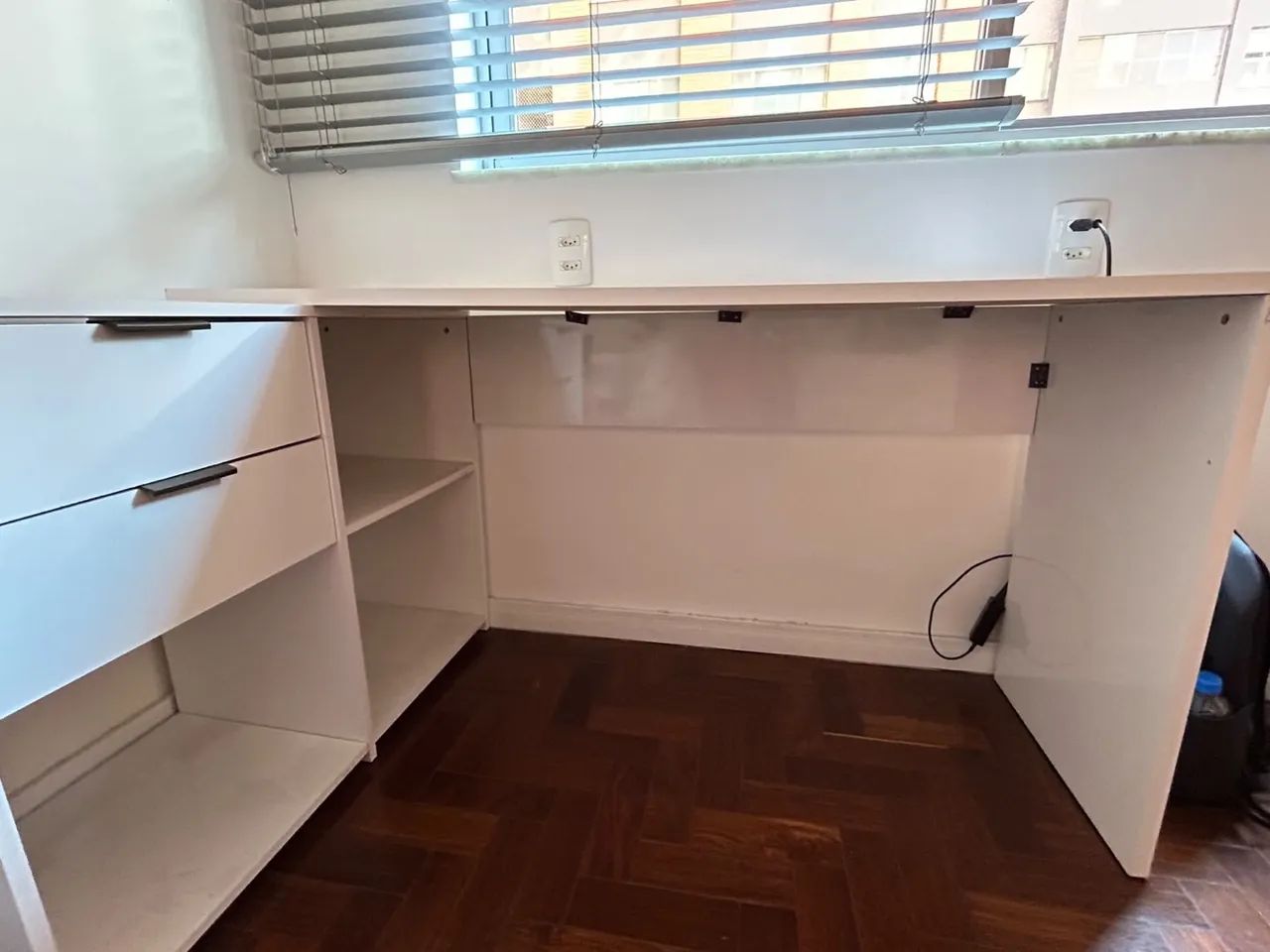 Escrivaninha branca com gaveteiro - Foto 3