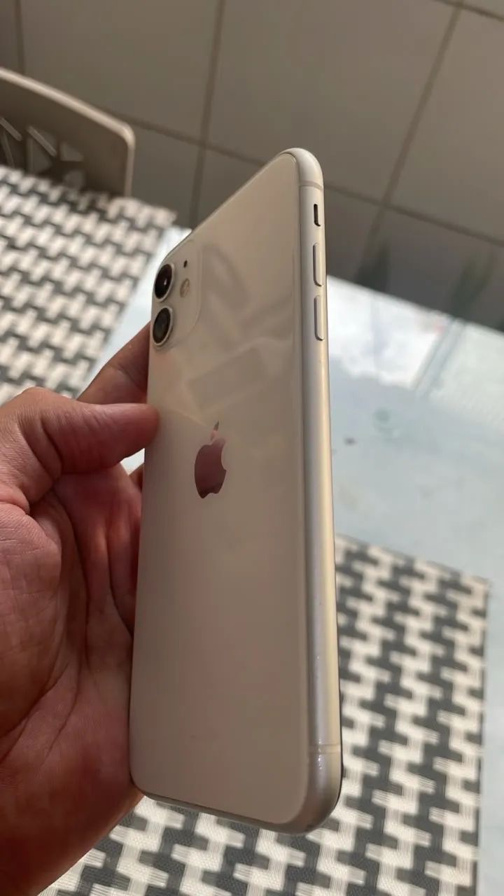 iPhone 11 / 128g (Conservado) - Celulares e Smartphones - Cohama