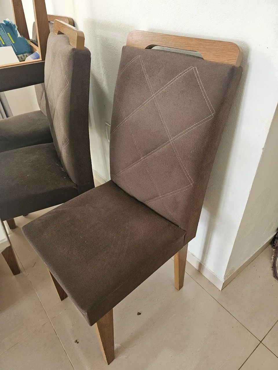 Vendo mesa com 6 cadeiras - Foto 2