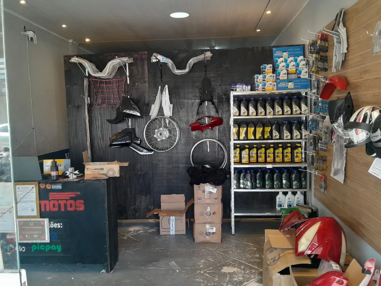 Vende se  oficina e motopeças - Foto 2