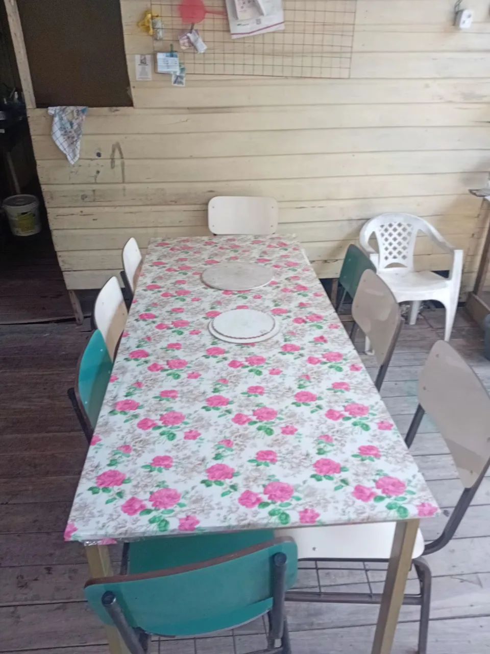 Mesa com 8 cadeiras  - Foto 2