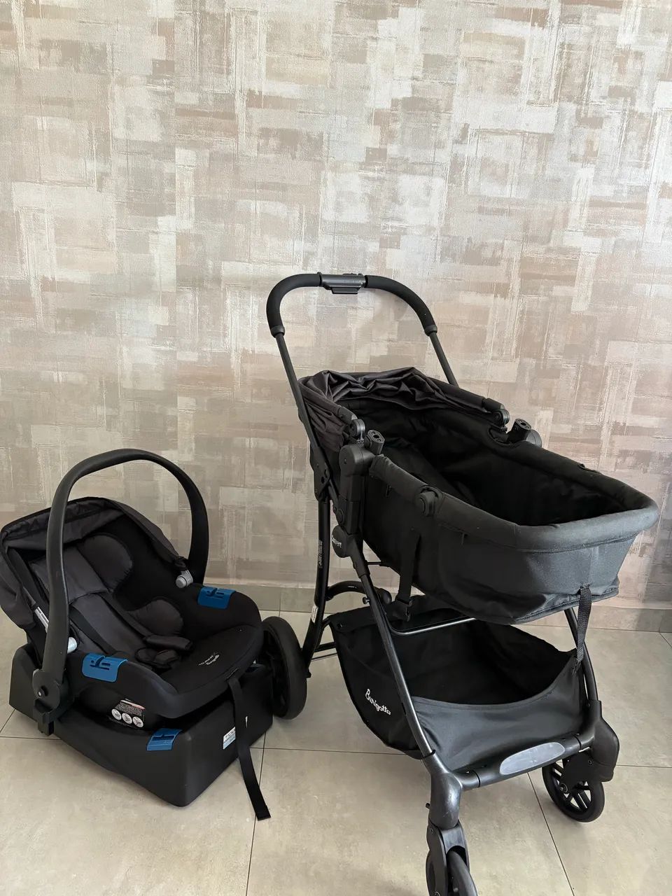 Carrinho de bebê + bebê conforto (pouco uso ) - Foto 2