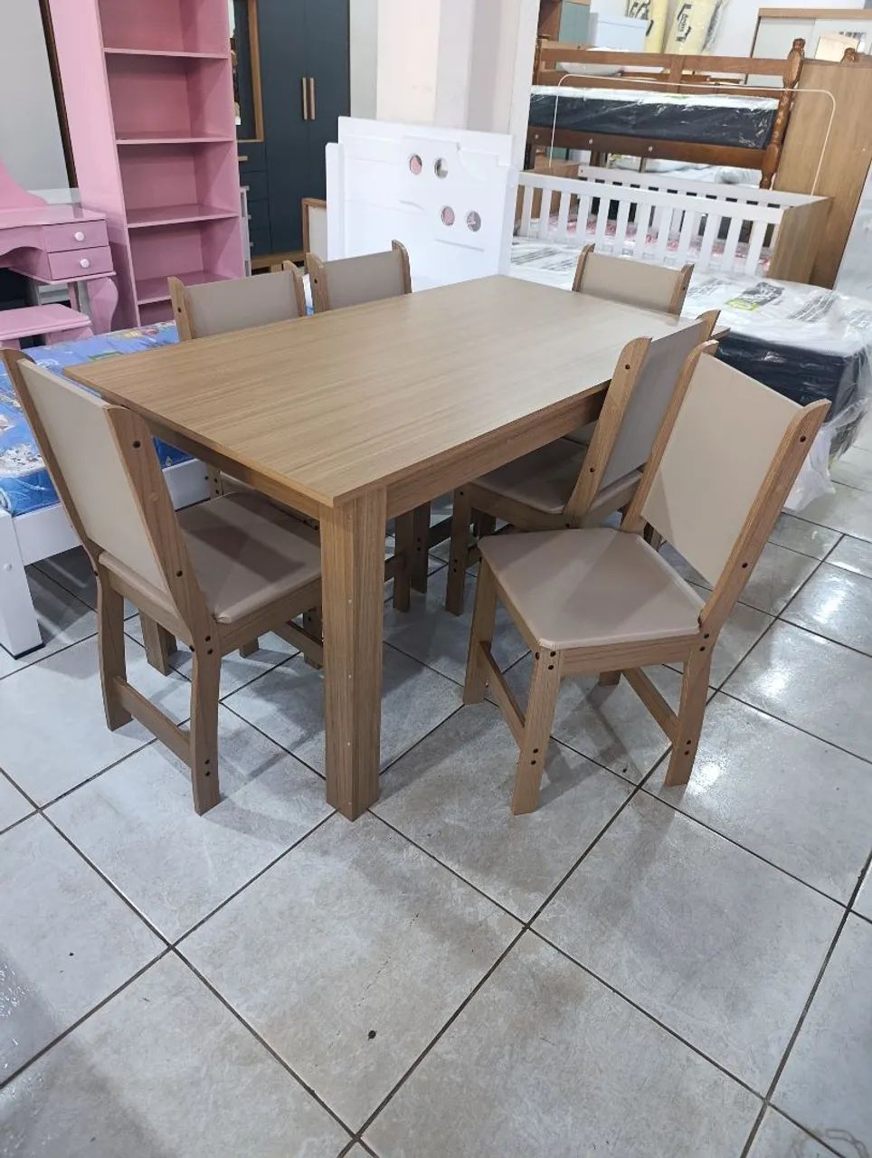 Mesa em MDF com 6 cadeiras 999,00 - Foto 2