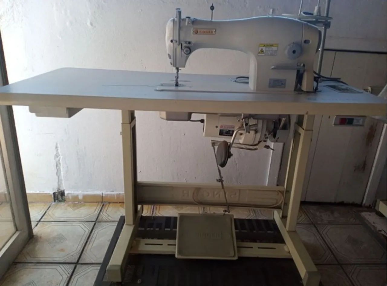 Máquina Reta Industrial da Singer! - Foto 3