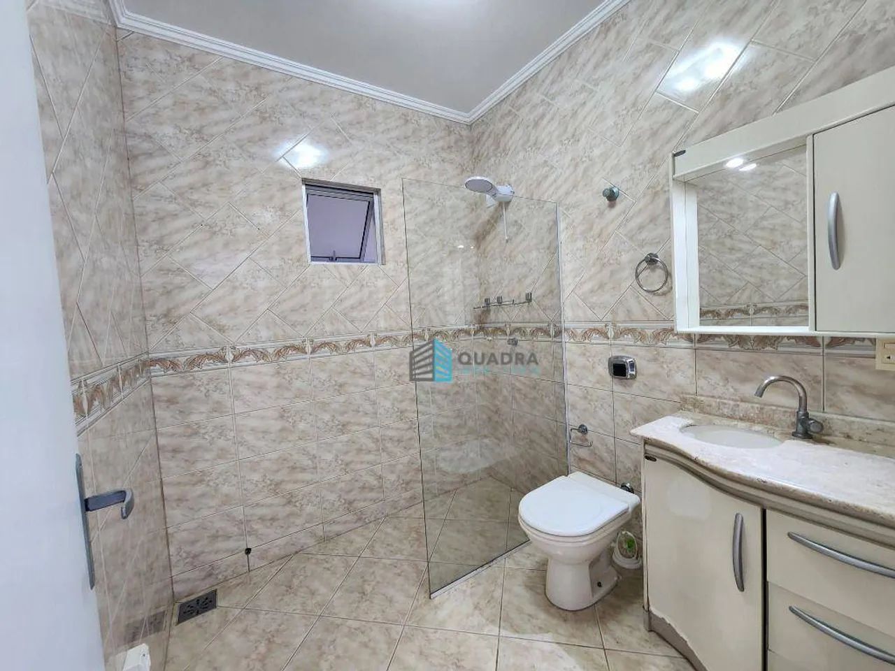 Casa com 3 dormitório, cozinha com planejados e churrasqueira - Foto 5