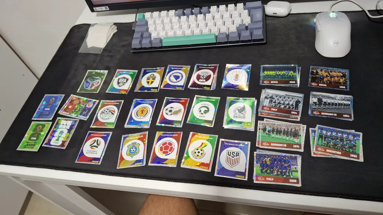 ÁLBUM + FIGURINHAS PRA COLAR