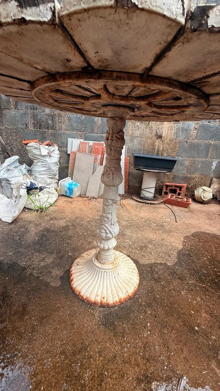MESA RÚSTICA DE MADEIRA