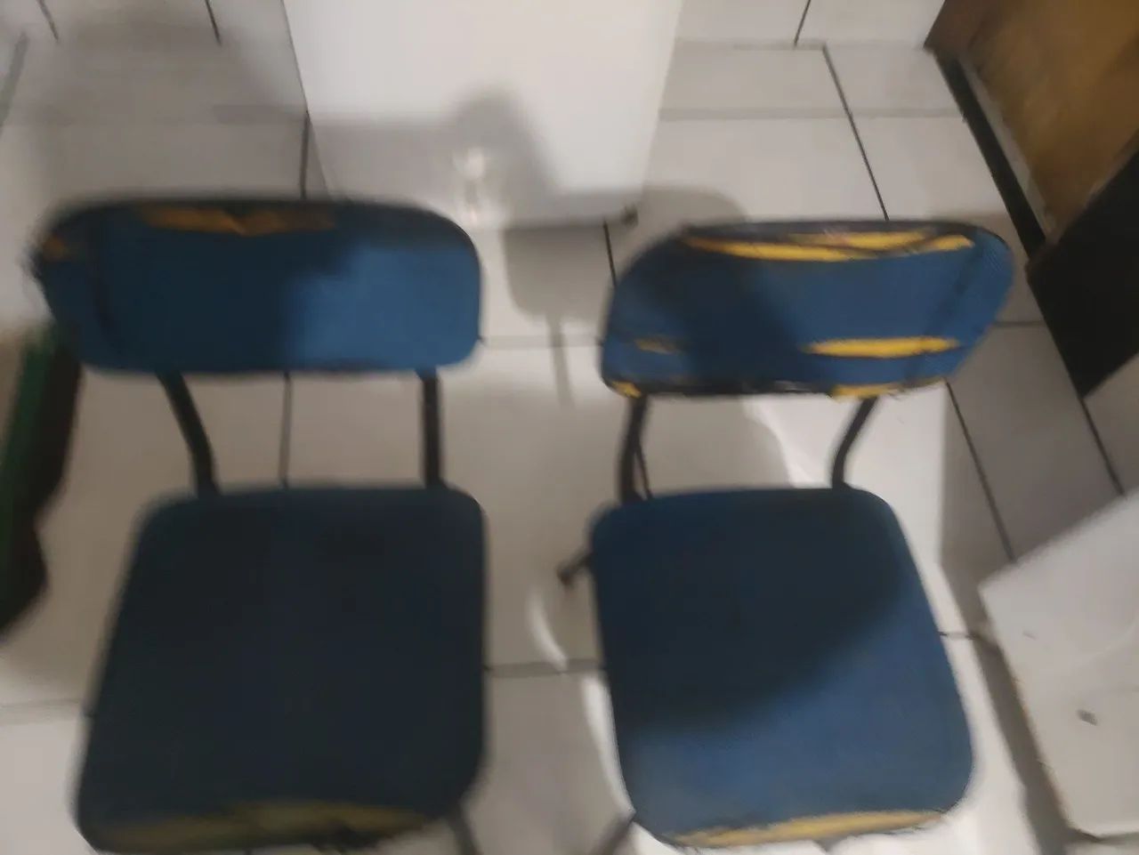 Vendo duas cadeiras  - Foto 3